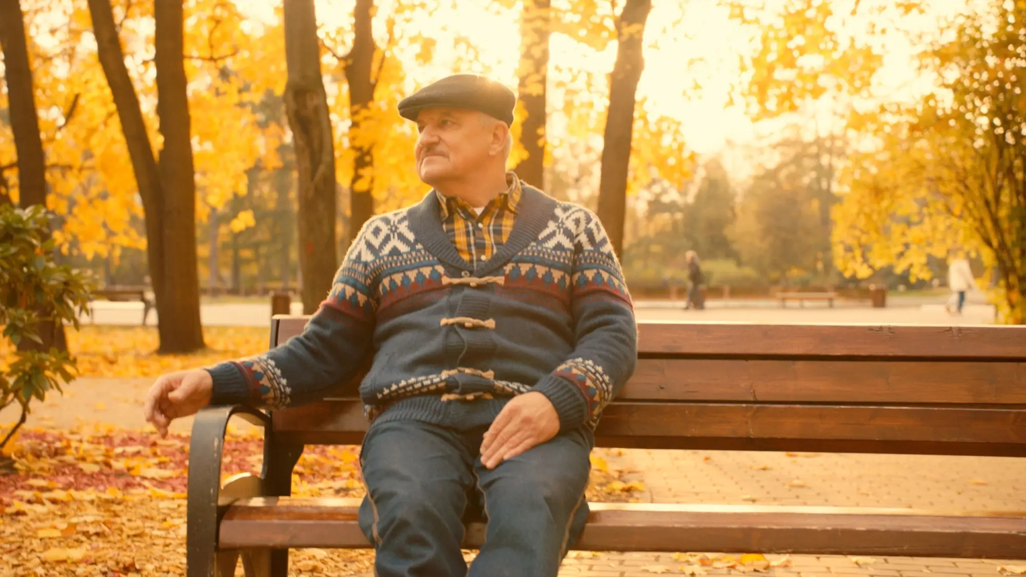 Senior na lavičce