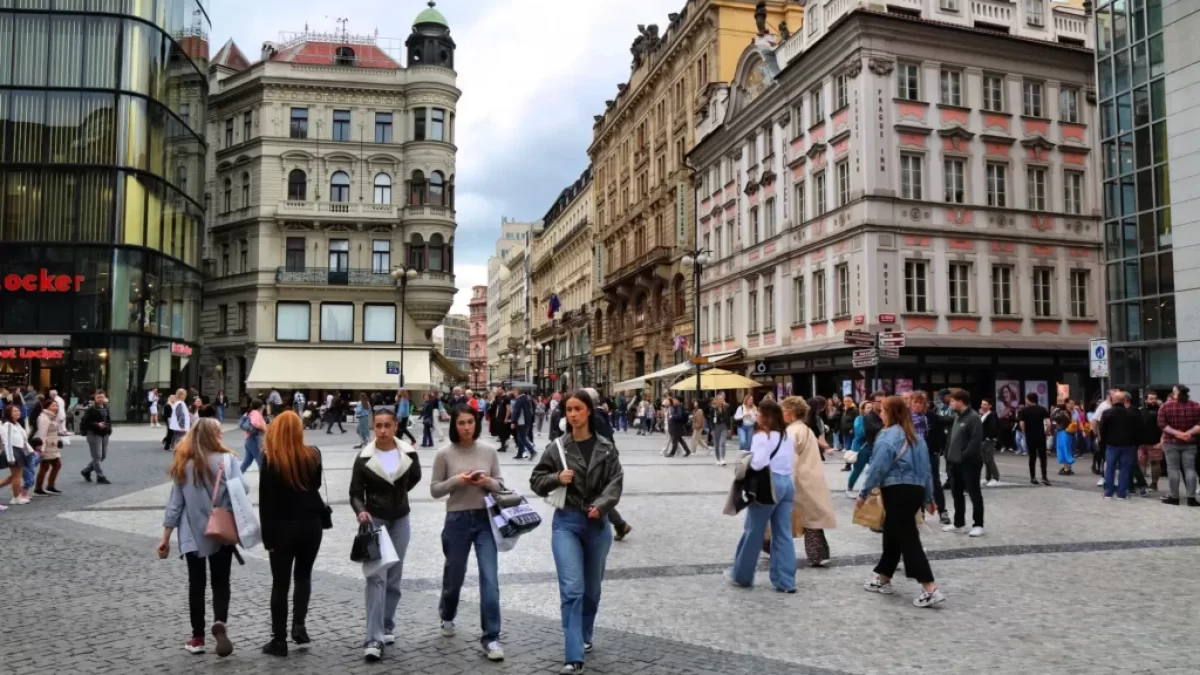 turisté v Praze