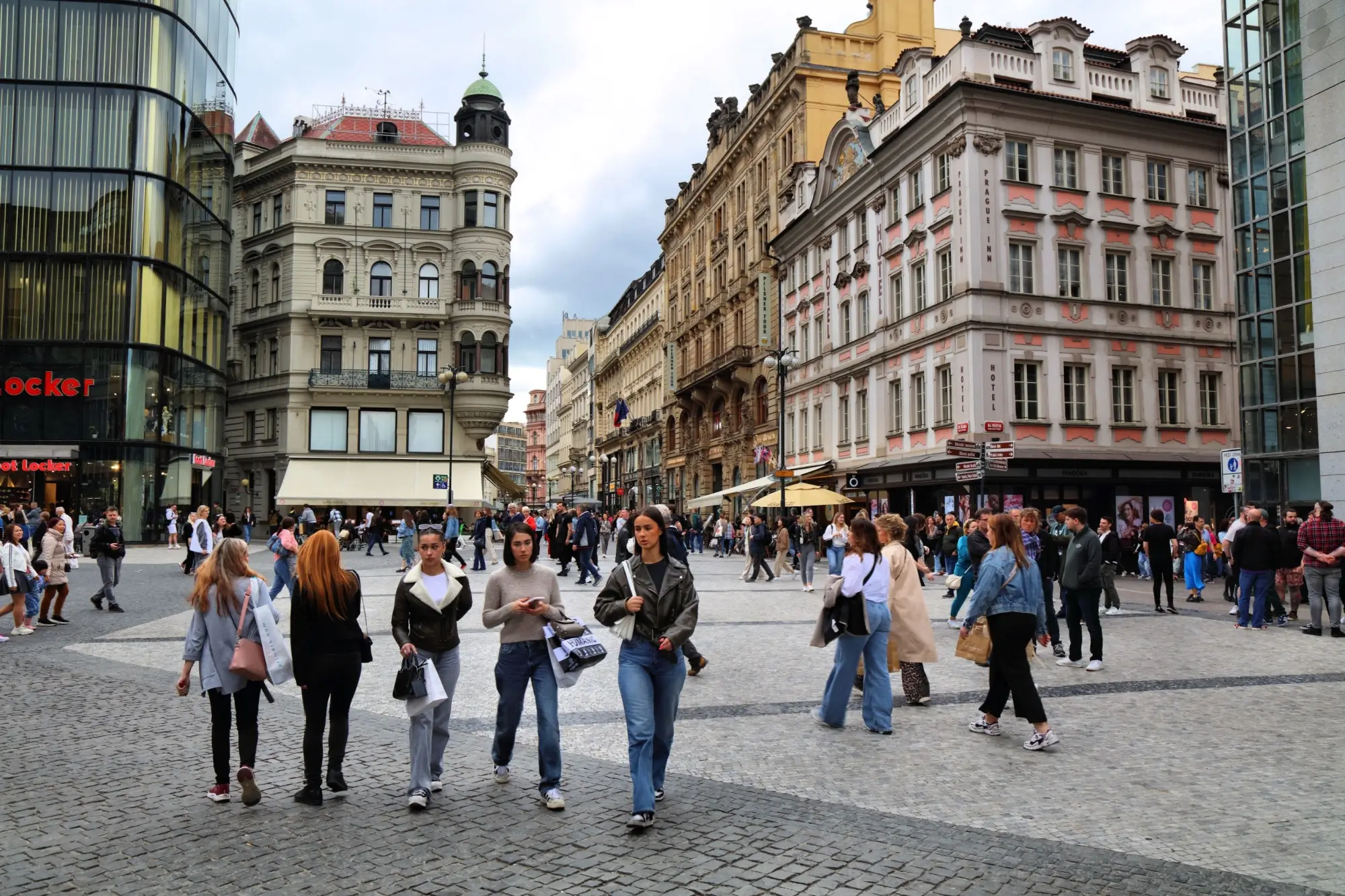turisté v Praze