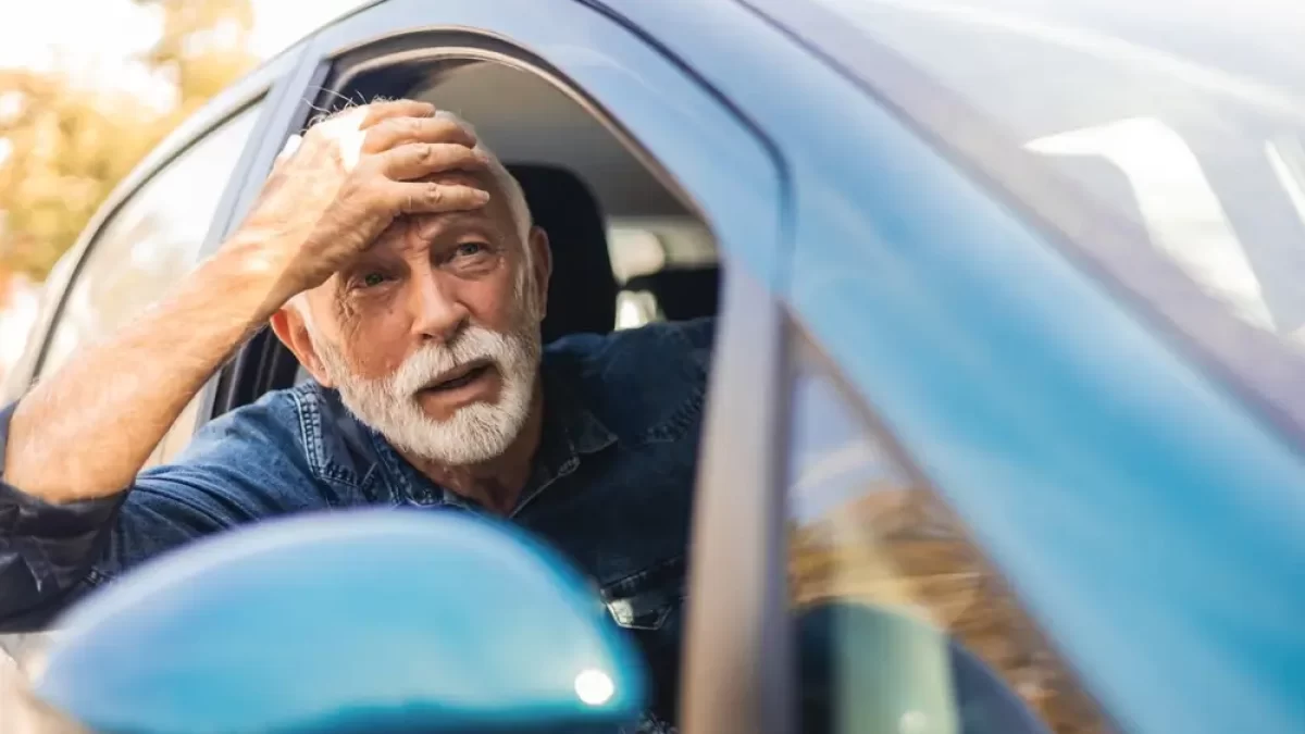 senior za volantem