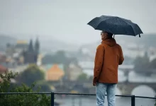 Muž s deštníkem