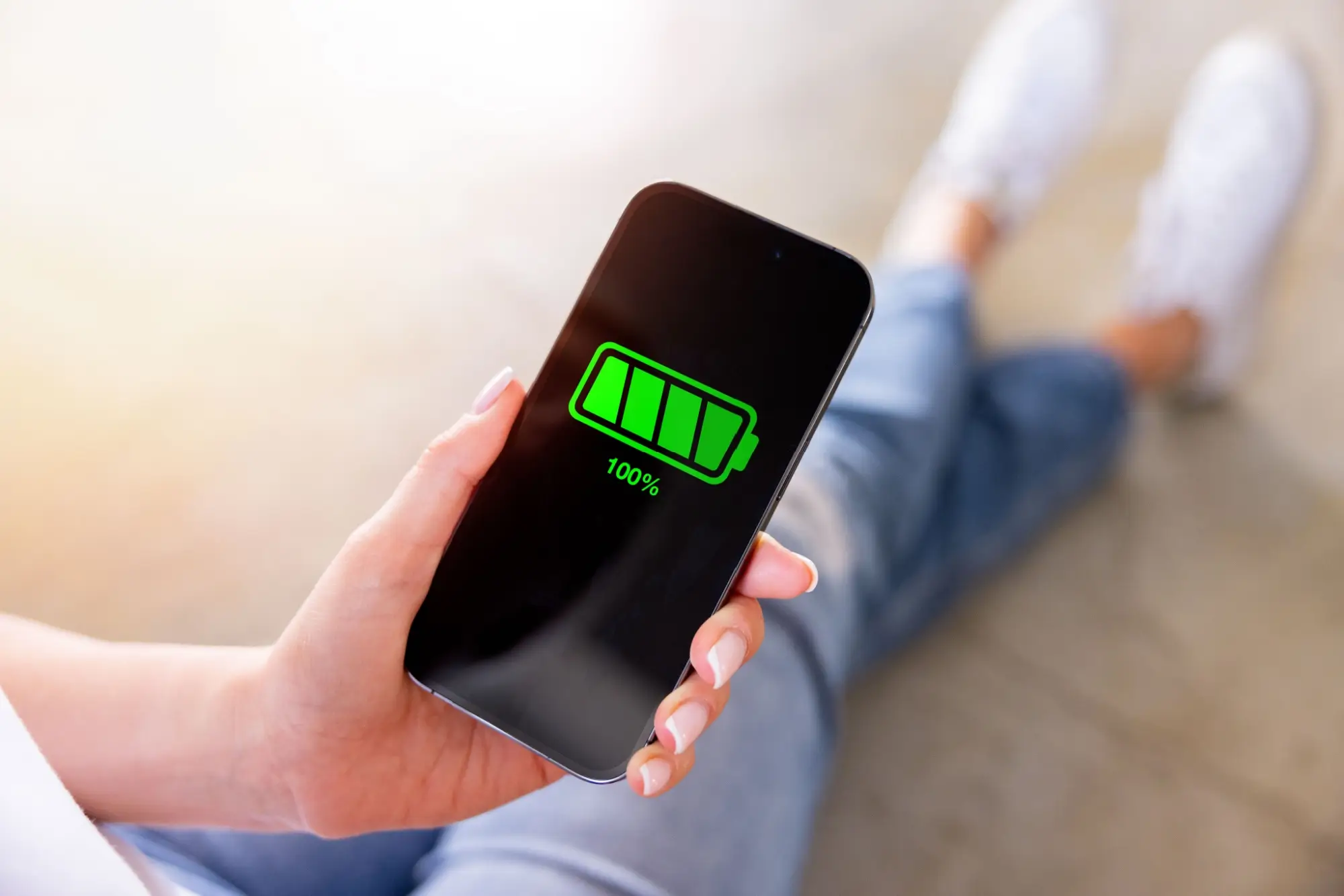 Shutterstock_2373166377 - SportDeník Telefon nabitý na 100 %