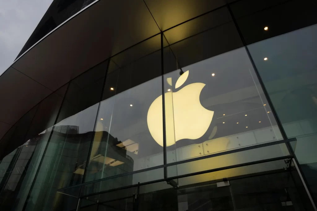 Shutterstock_2382010371 - SportDeník Budova společnosti Apple