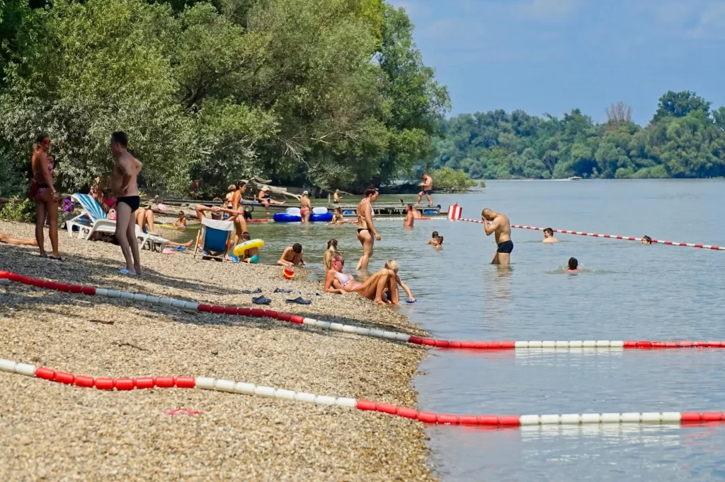 Shutterstock_2491813581 - SportDeník Na koupání to vypadá už během června.