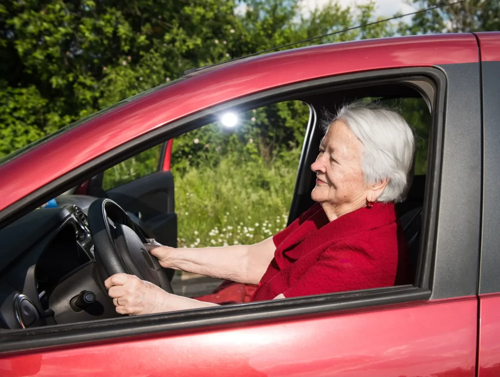 Shutterstock_284183723 - SportDeník Seniorka za volantem