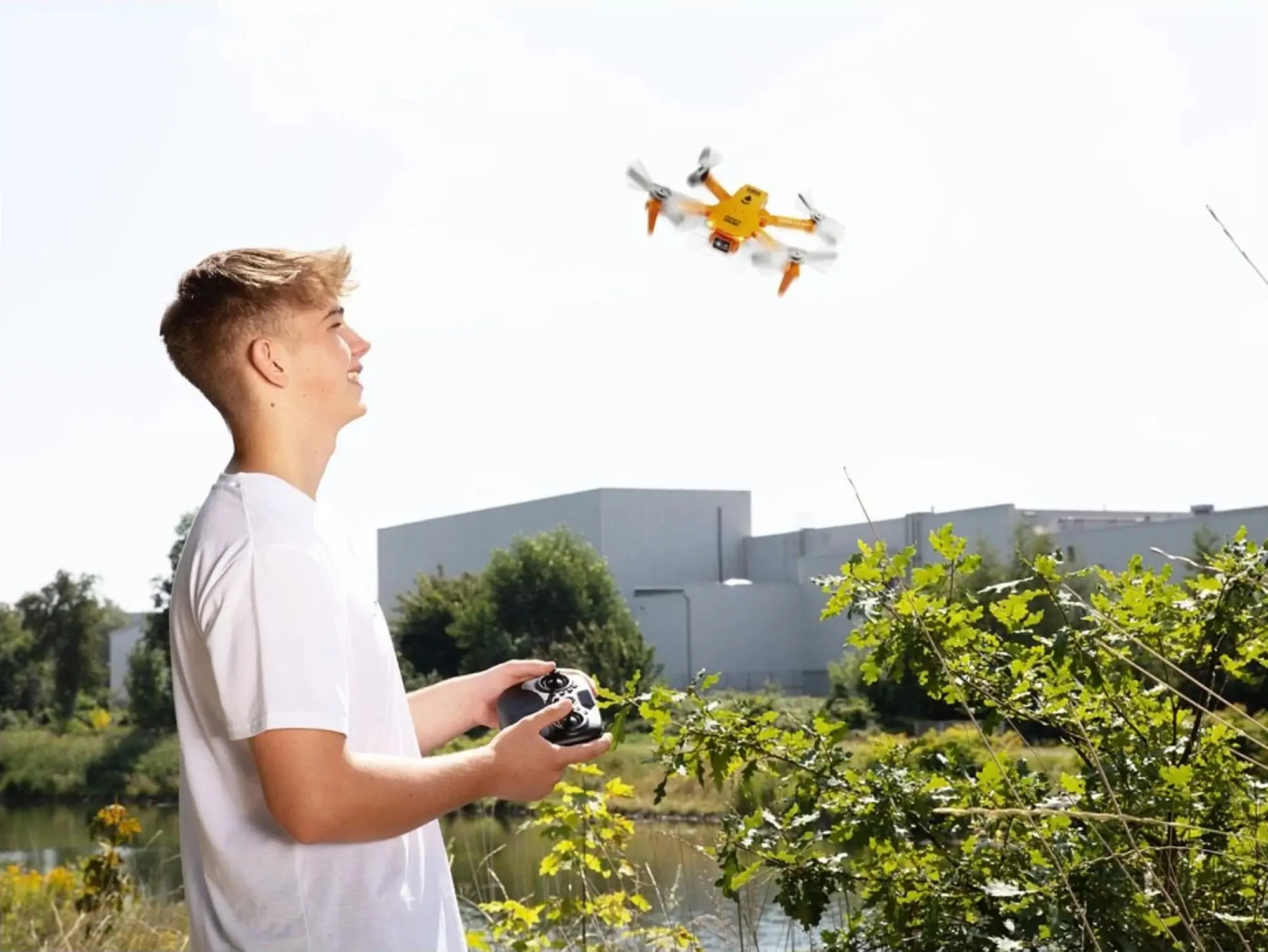 gcpe3fe971859fb4939be0532cf9c4b7851 - SportDeník Chlapec pilotuje dron