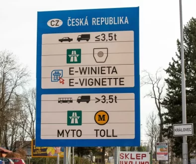 cedule na dálnici
