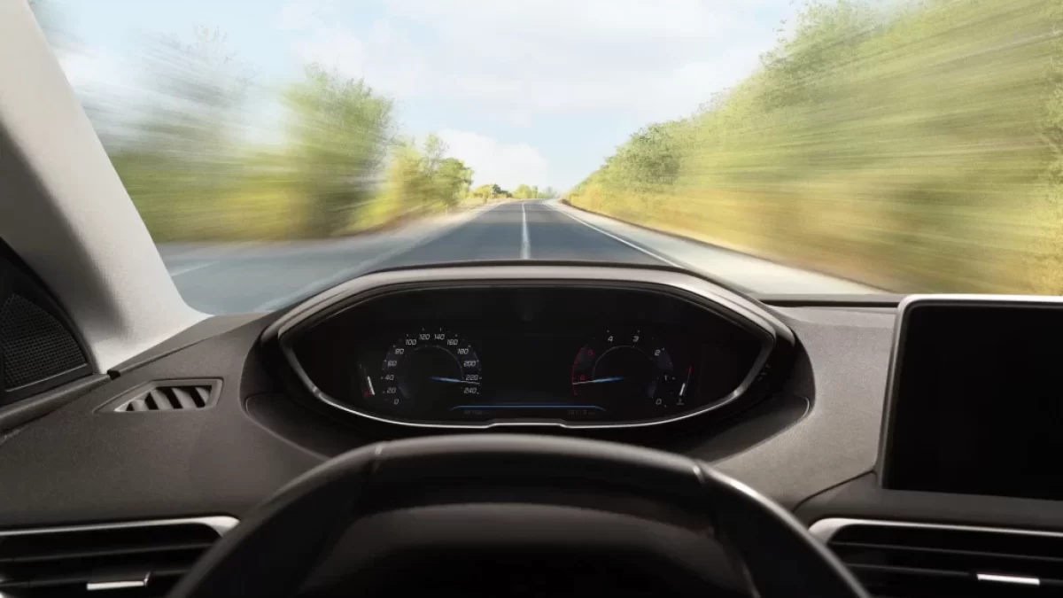 auto na silnici