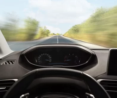 auto na silnici