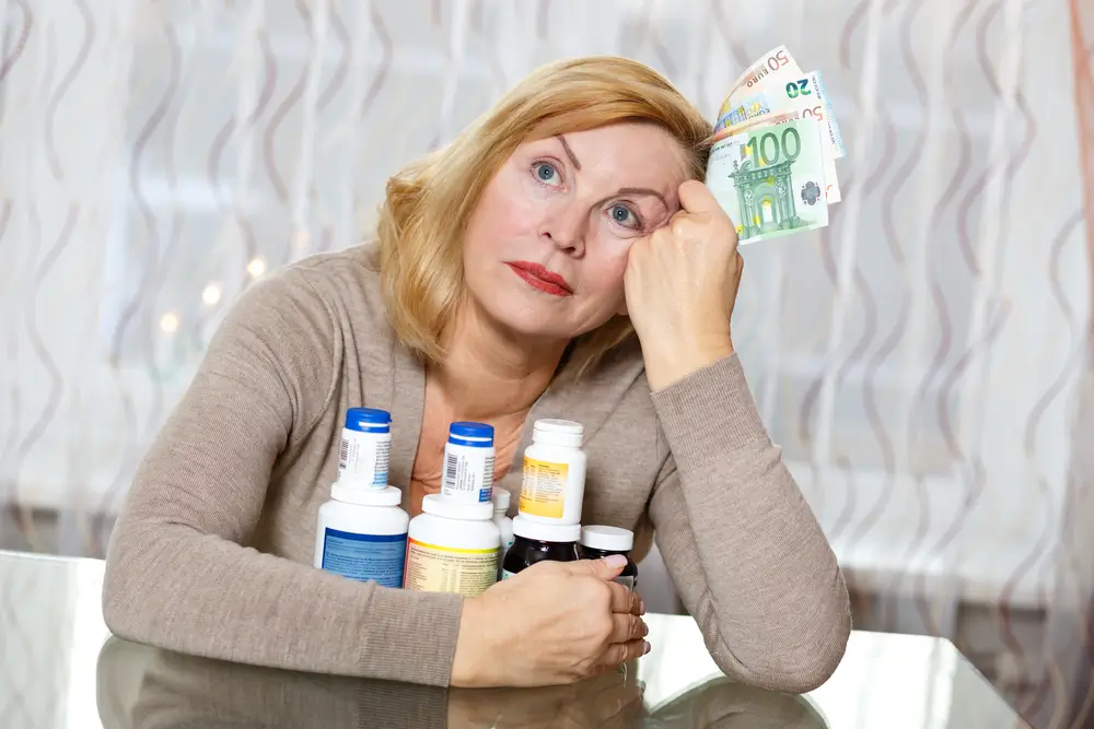 Léky a vitamíny - SportDeník Seniorka s lékama.