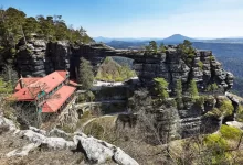 Pohled na unikátní Pravčickou bránu v Národním parku České Švýcarsko