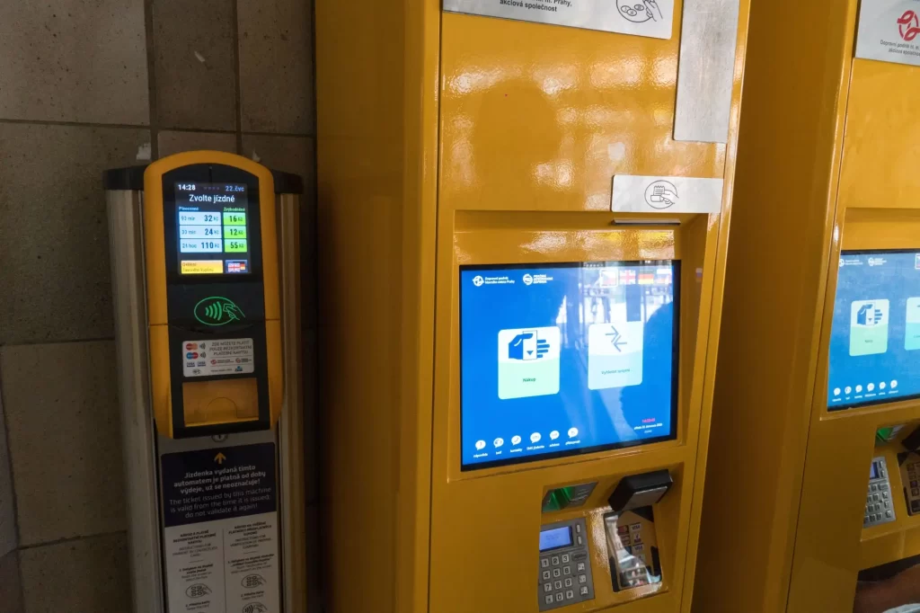 - SportDeník Veřejné automaty na jízdenky.