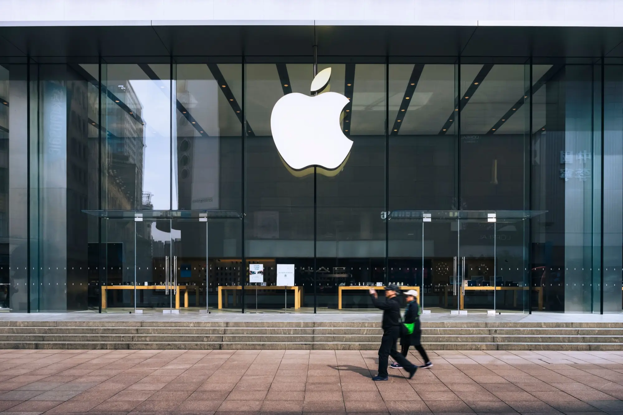 Shutterstock_2480759189 - SportDeník Budova společnosti Apple v Číně