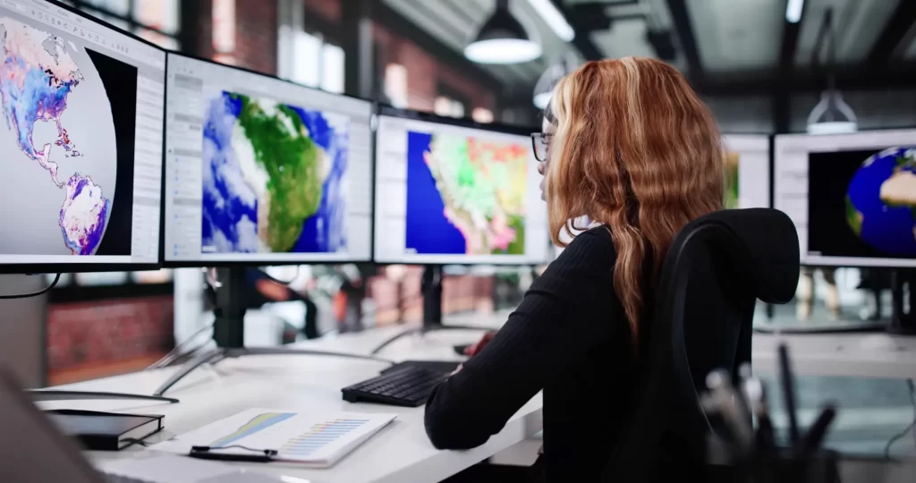 Meteorologové po celém světě pečlivě monitorují aktuální situaci. - SportDeník meteoroložka