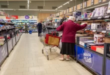 žena nakupuje v Lidlu