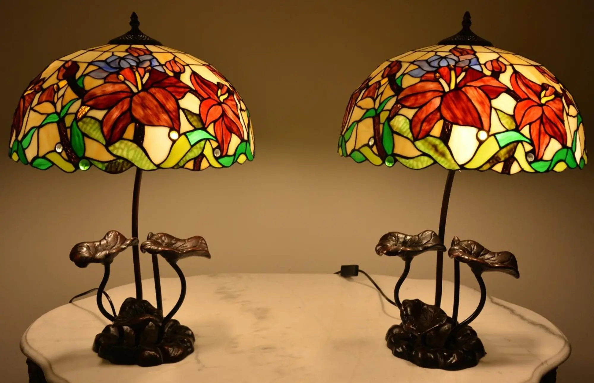 tiffany-lampy-s-kvetinami-par-224890090 - SportDeník Dvě lampy