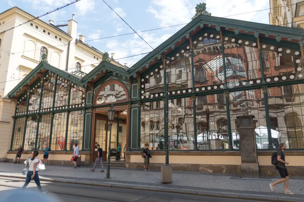 - SportDeník Historická budova u Masarykova nádraží v centru Prahy.