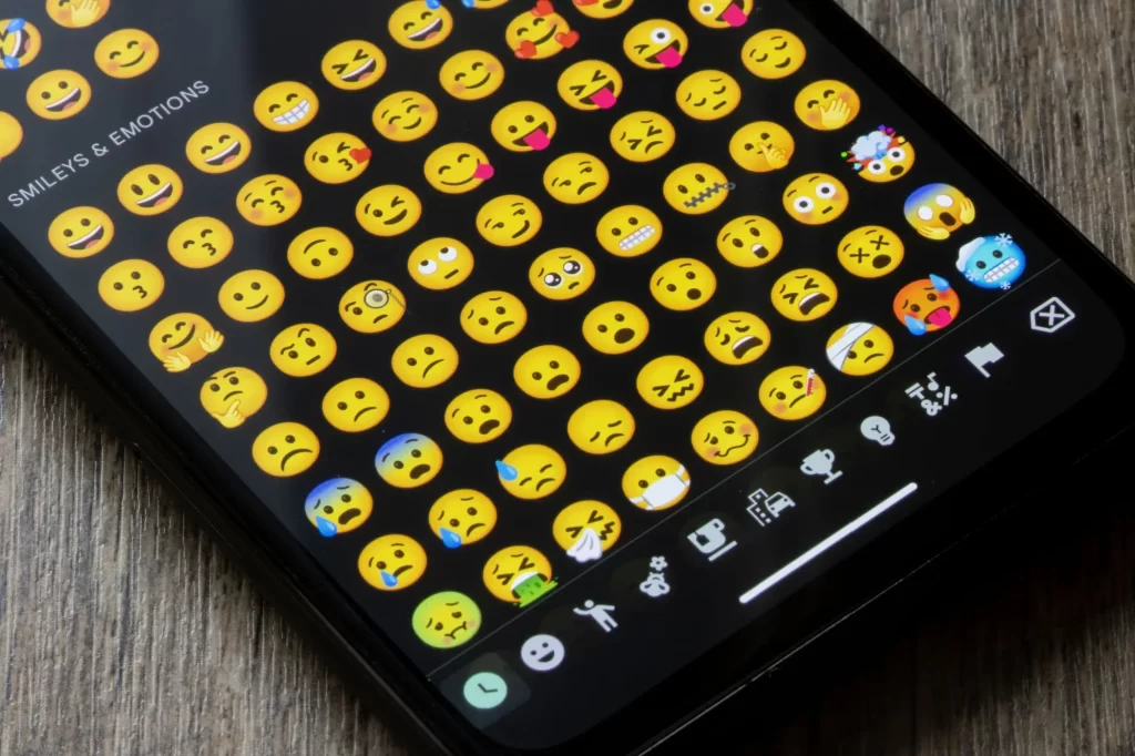 Shutterstock_2288032871 - SportDeník Android emoji