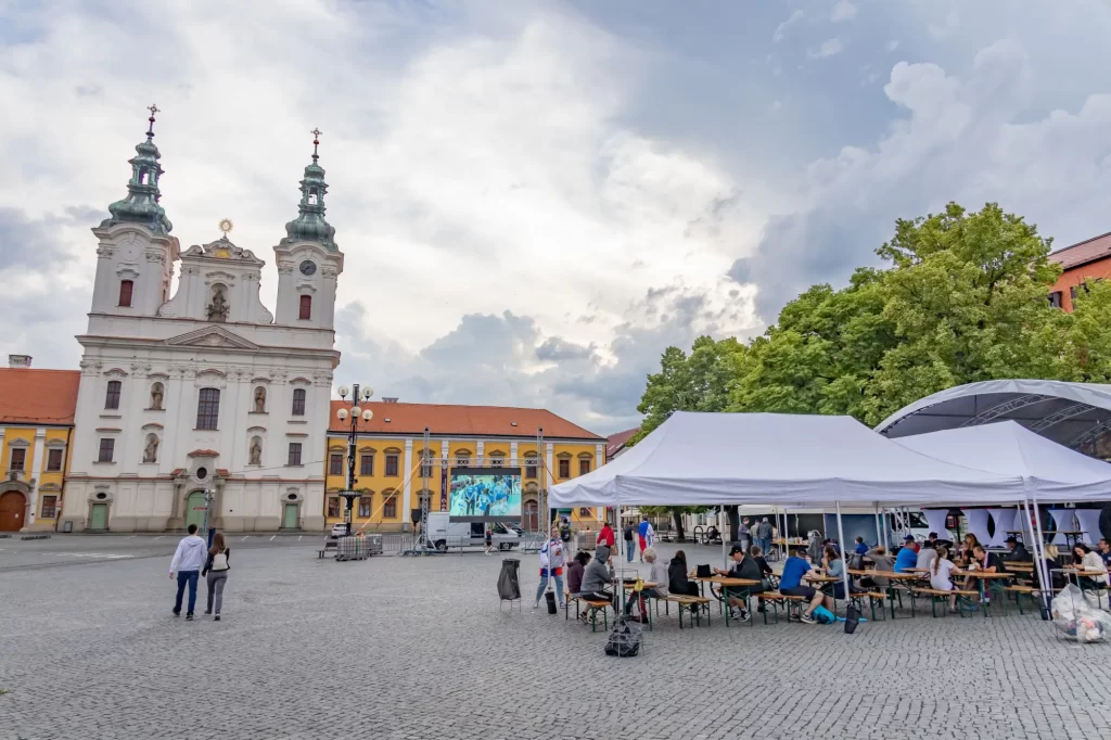 Shutterstock_2506610899 - SportDeník Pohled na náměstí v Uherském Hradišti
