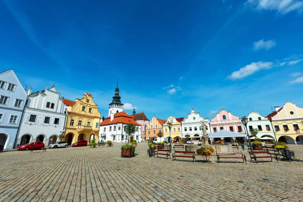 Shutterstock_2509386923 - SportDeník Žižkovo náměstí v Táboře