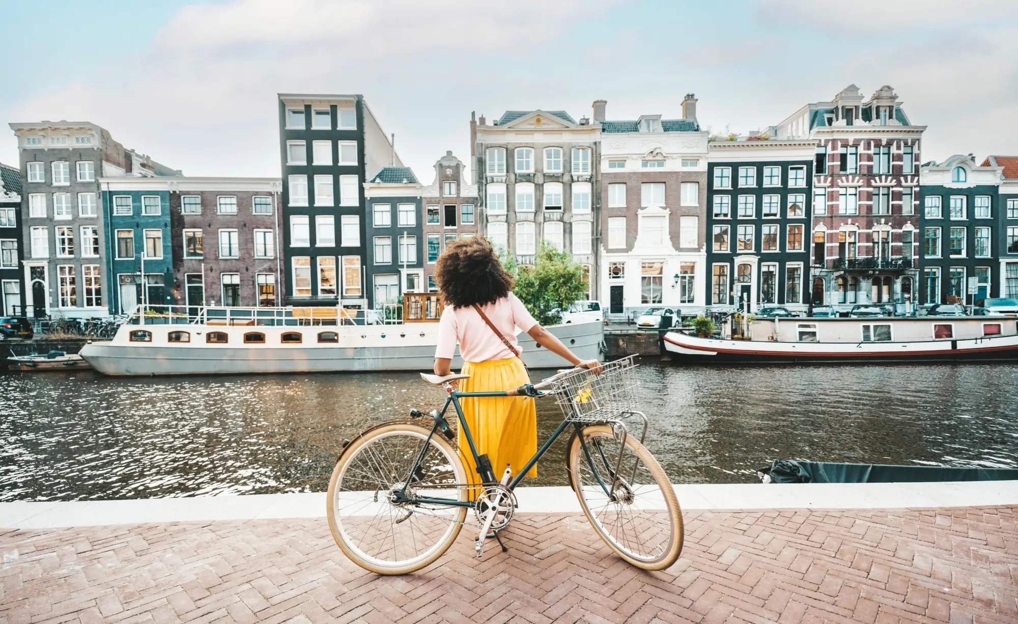 Amsterdam asi poznáme všichni.