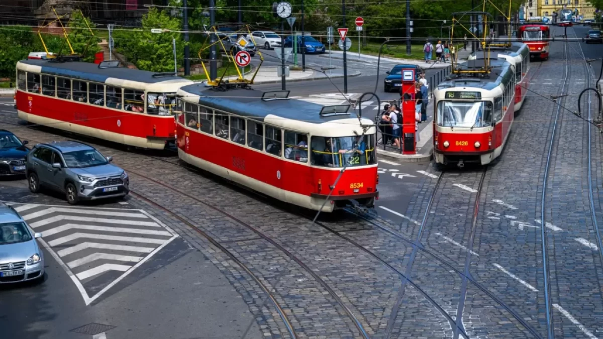 Provoz tramvají v Praze.