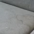 špinavý gauč