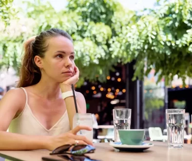 žena po nepovedeném rande