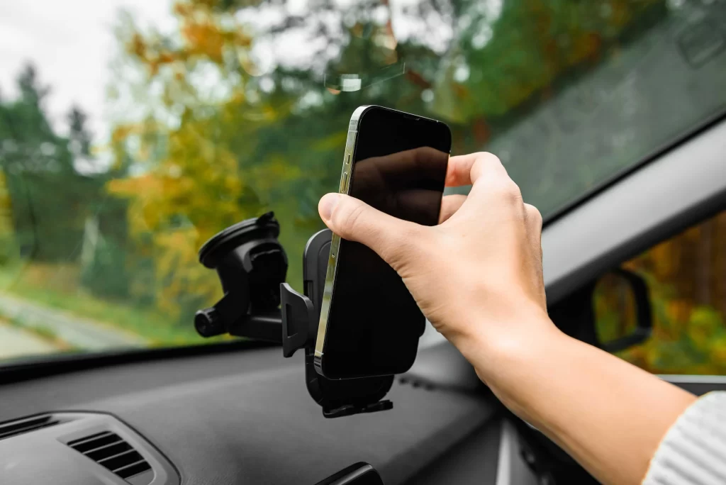 telefon v autě
