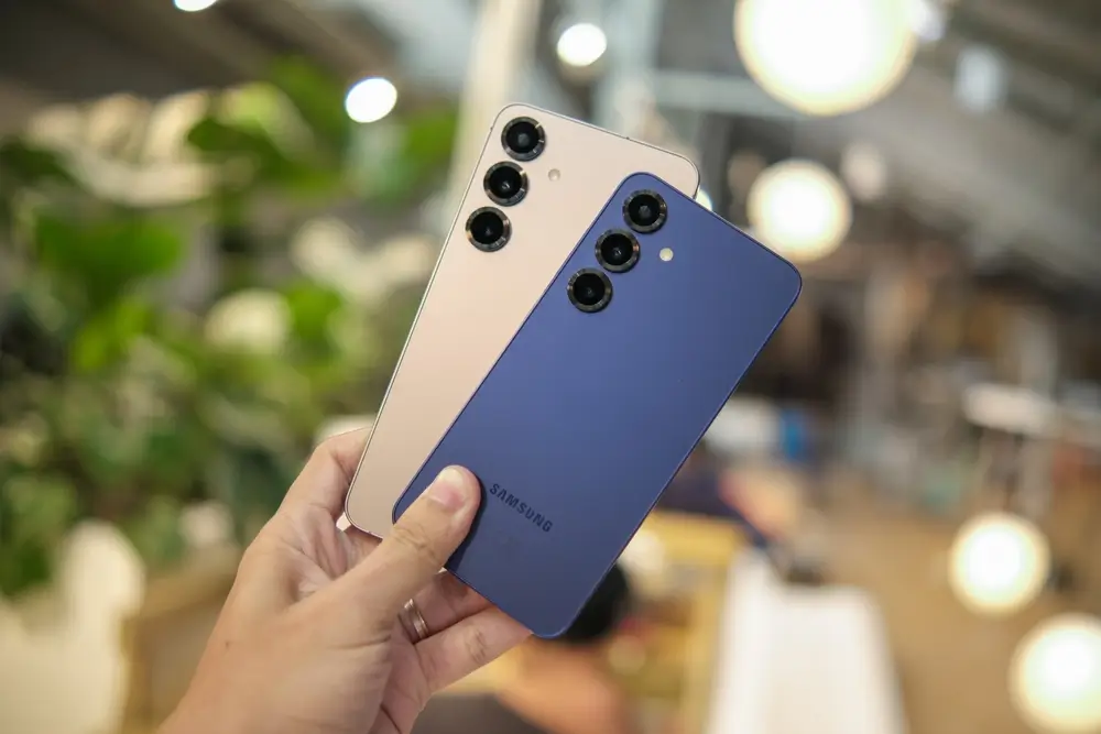 Dva telefony Samsung