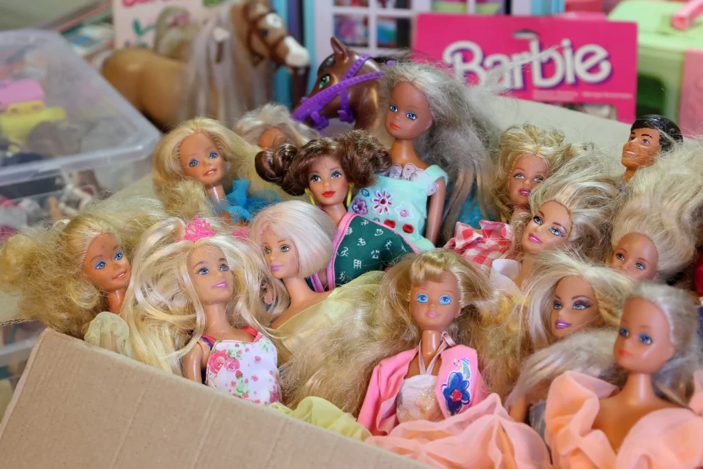 shutterstock_2604514513_optimized - SportDeník staré panenky Barbie