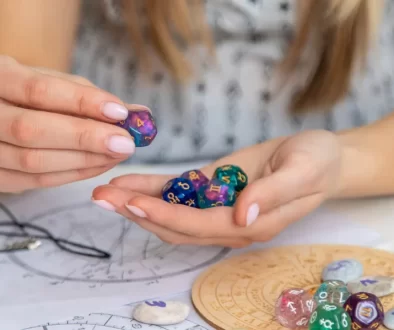 numeroložka připravuje horoskop