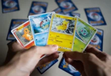 Asi byste se divili, ale za kartičku Pokémona si můžete přijít na pořádný balík.