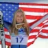 Lyžařka s americkou vlajkou