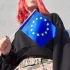 žena s vlajkou