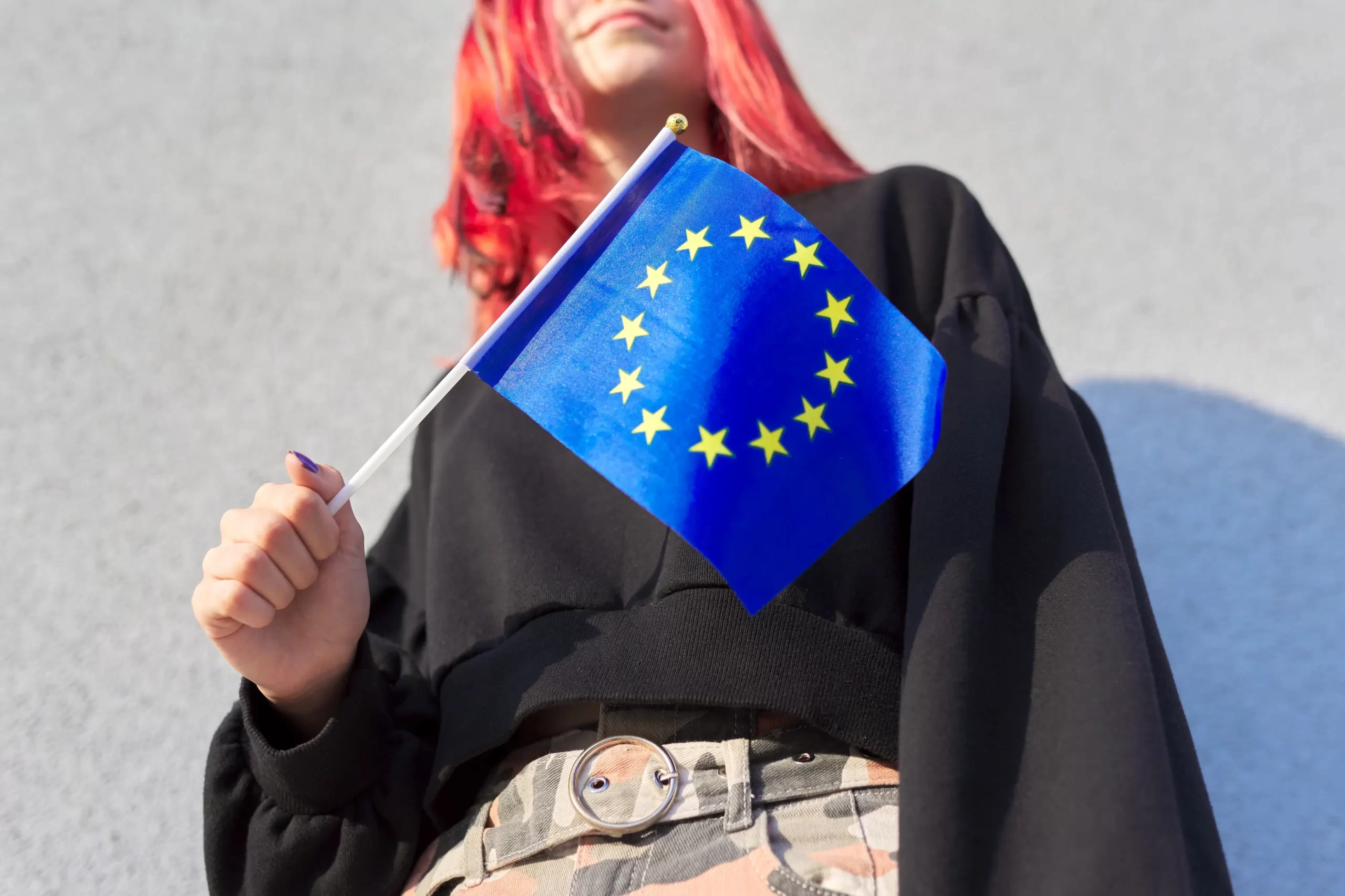 žena s vlajkou