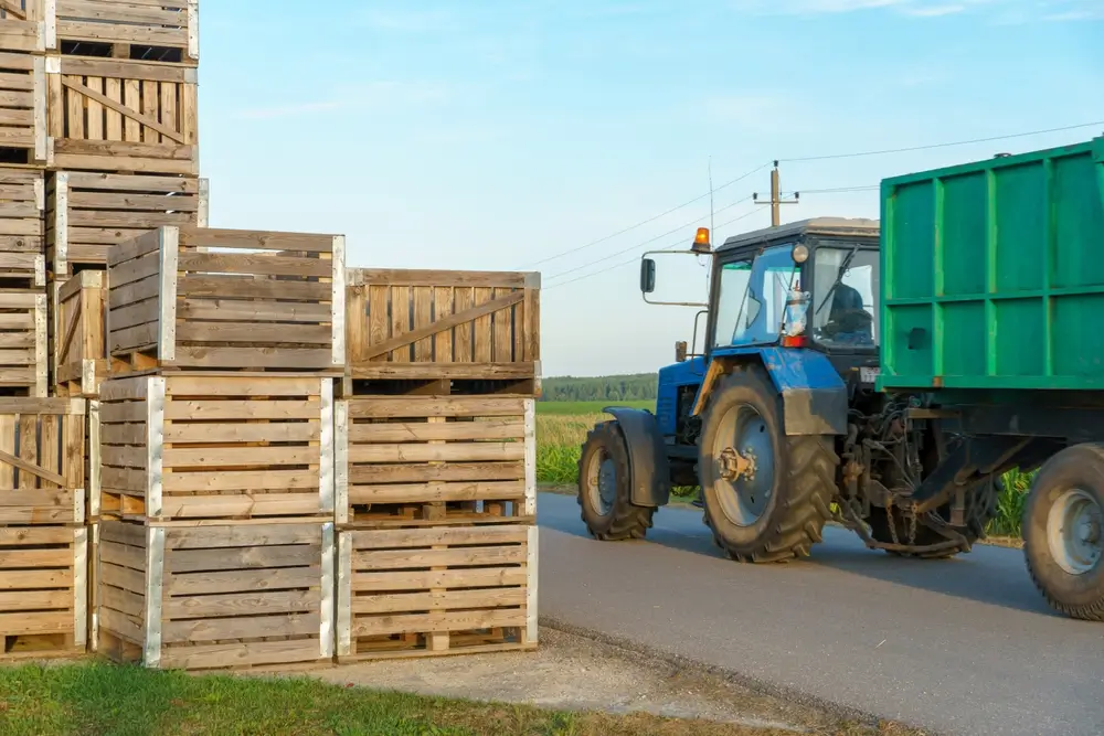 Traktor, bedny