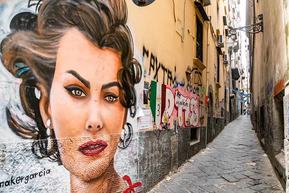 Sophia Loren patří mezi nejpřitažlivější ženy na světě. - SportDeník Sophia Loren graffiti