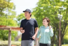 Japonský pár při intervalové chůzi