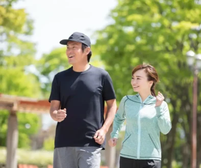 Japonský pár při intervalové chůzi