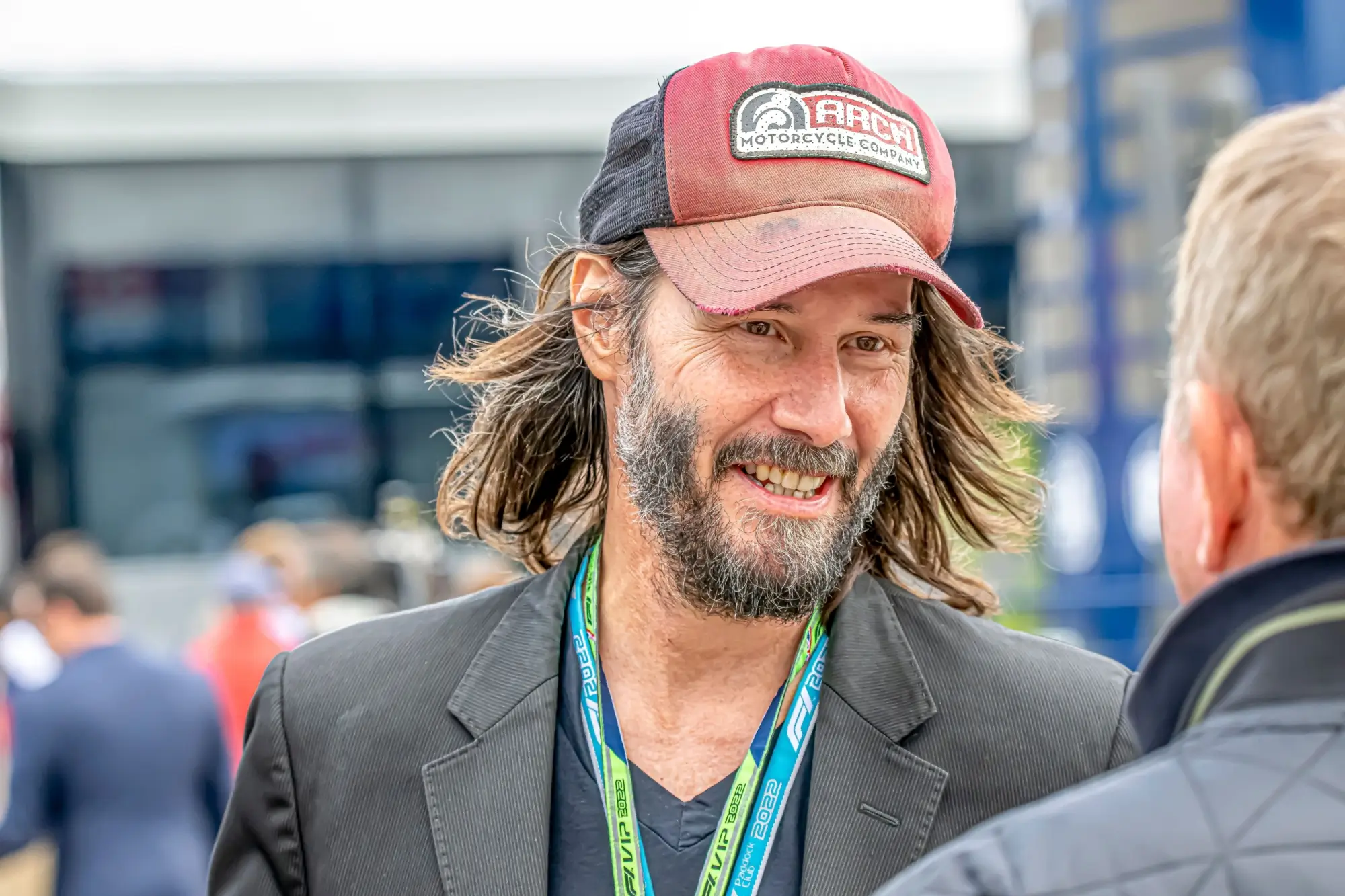 Shutterstock_2244245735 - SportDeník Keanu Reeves na závodech formule 1