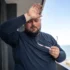 zpocený muž
