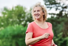 Ochablé nohy po 50: Stačí pár minut denně a zase budou znovu pevné a štíhlé jako laňka.