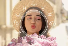 žena posílá polibek