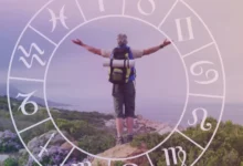 senior při horské turistice