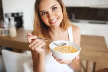 žena jí