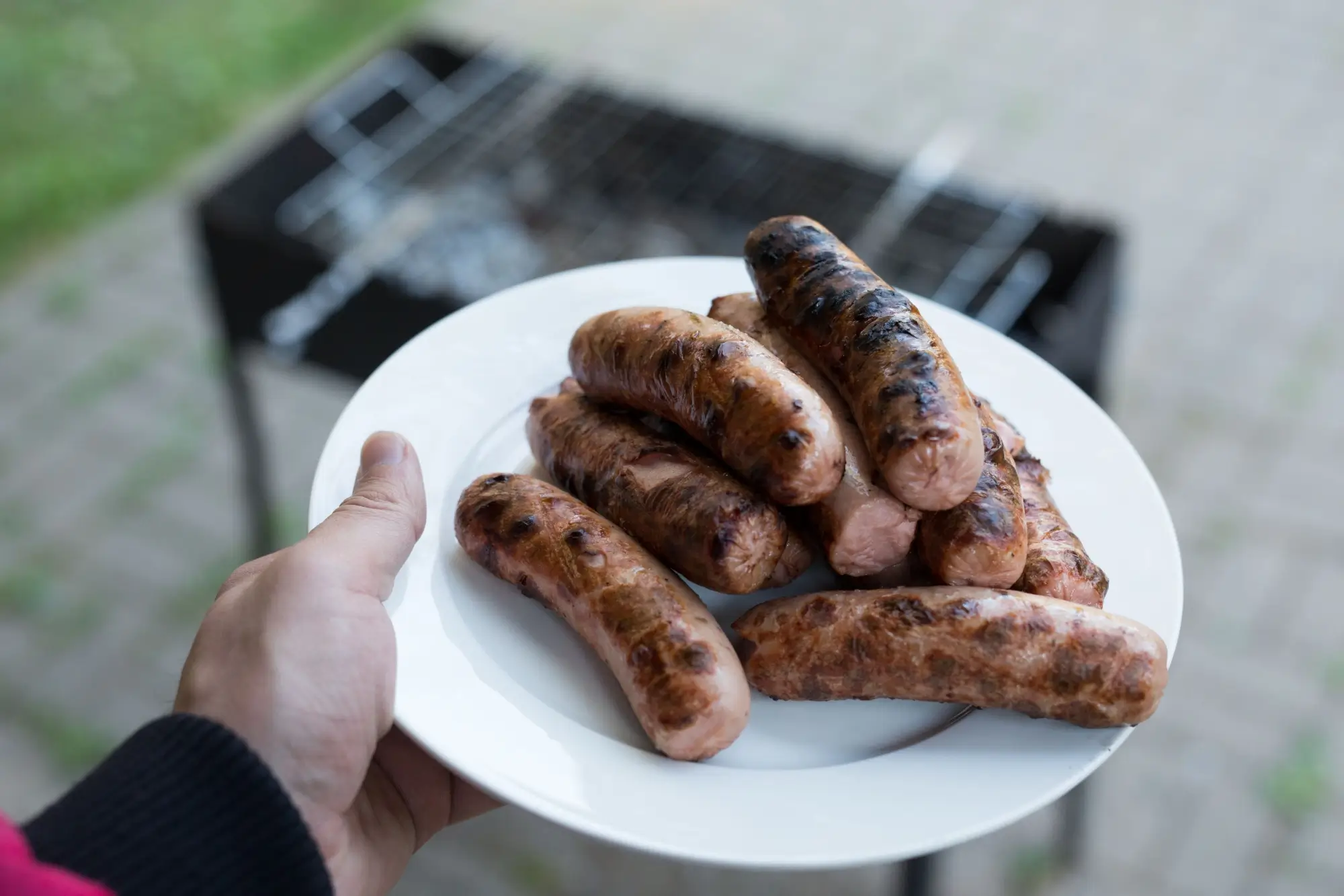 Shutterstock_1910561293 - SportDeník grilované klobásky