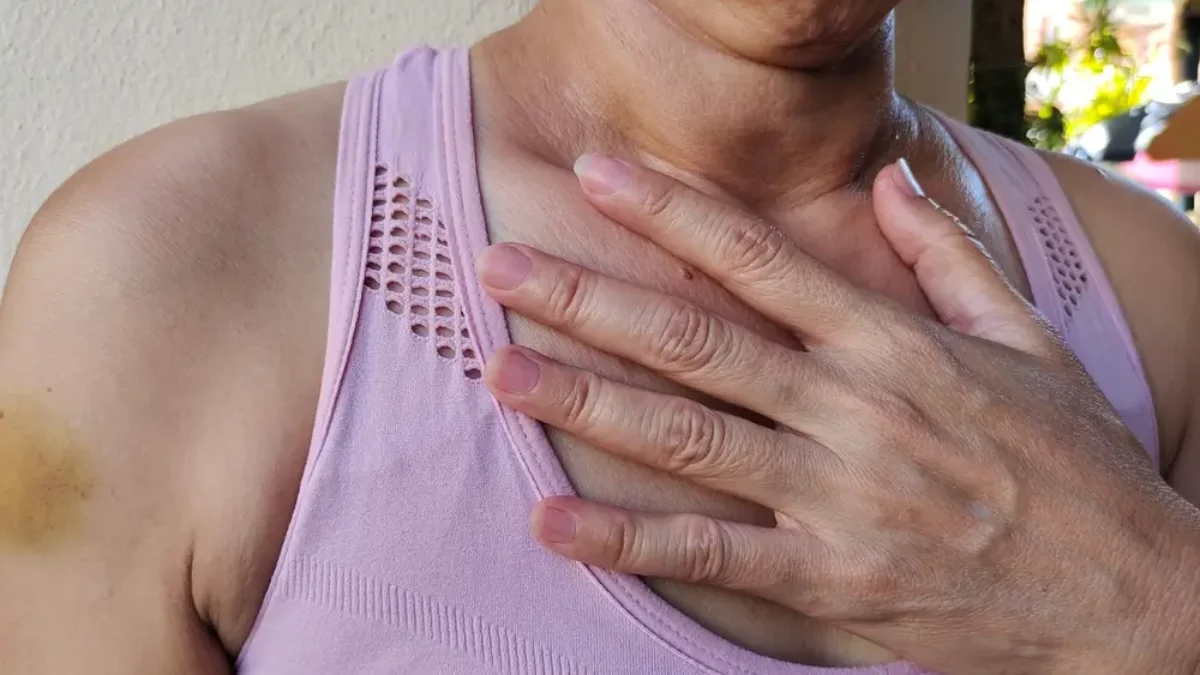 Žena ve sportovní podprsence