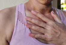 Žena ve sportovní podprsence
