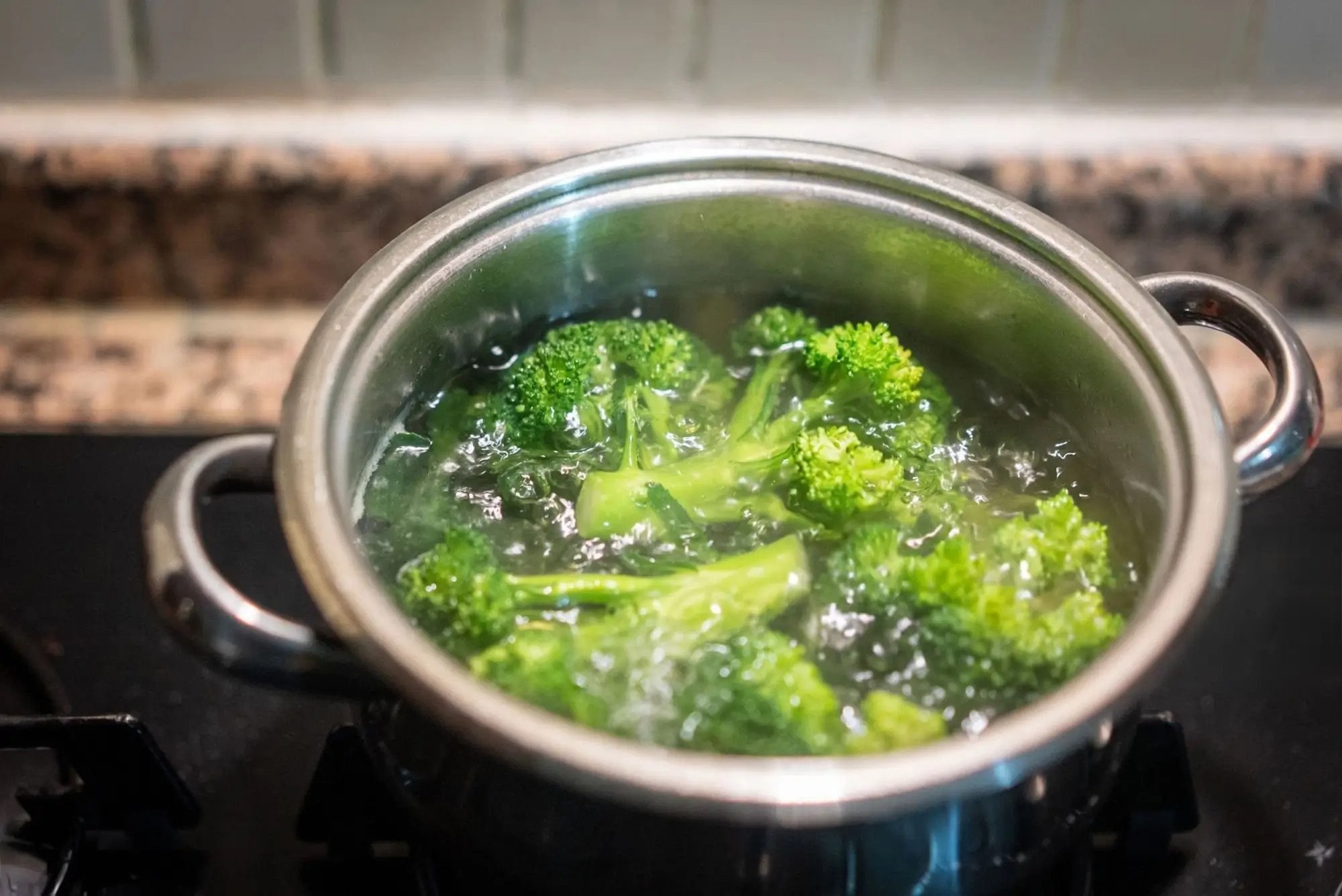 vaření brokolice